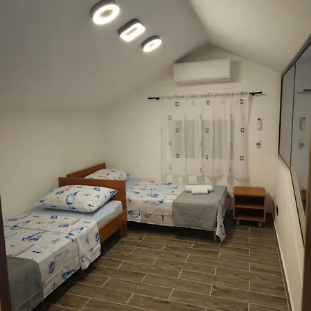 Apartment D&a *